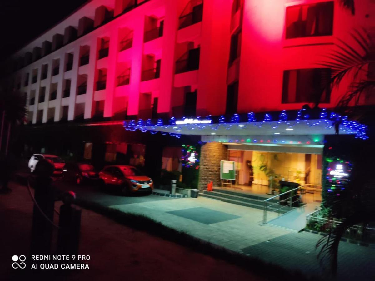 Celebration Lavasa Hotel Luaran gambar