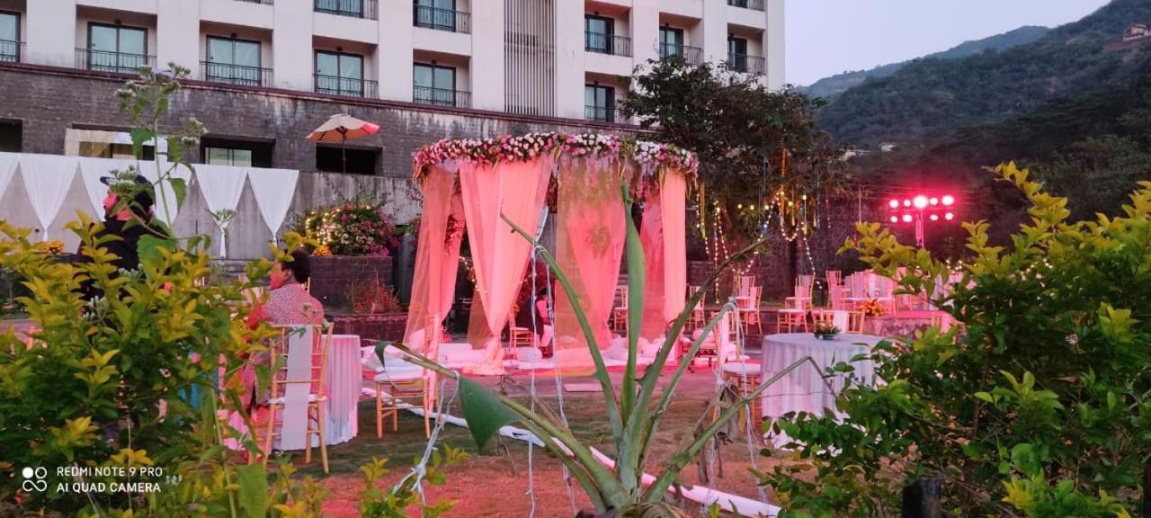 Celebration Lavasa Hotel Luaran gambar