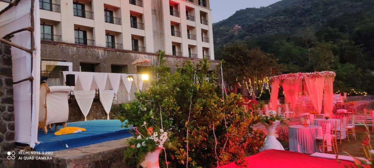 Celebration Lavasa Hotel Luaran gambar